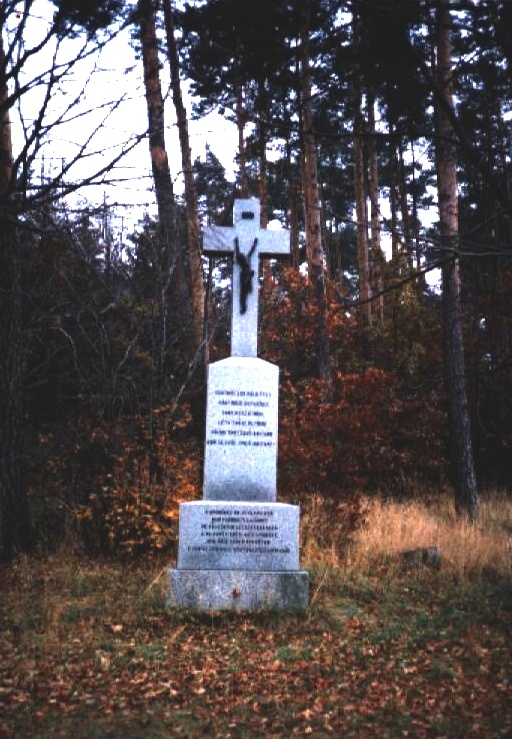 Kříž z roku 1947 v Bítýšských