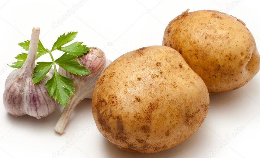prodej česneku a brambor